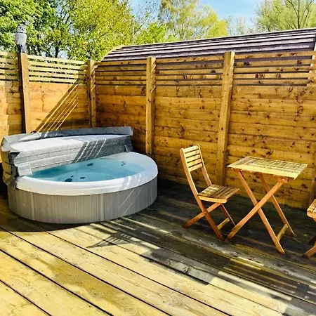 Woodlakes Park By Liv Retreats King's Lynn Exterior photo