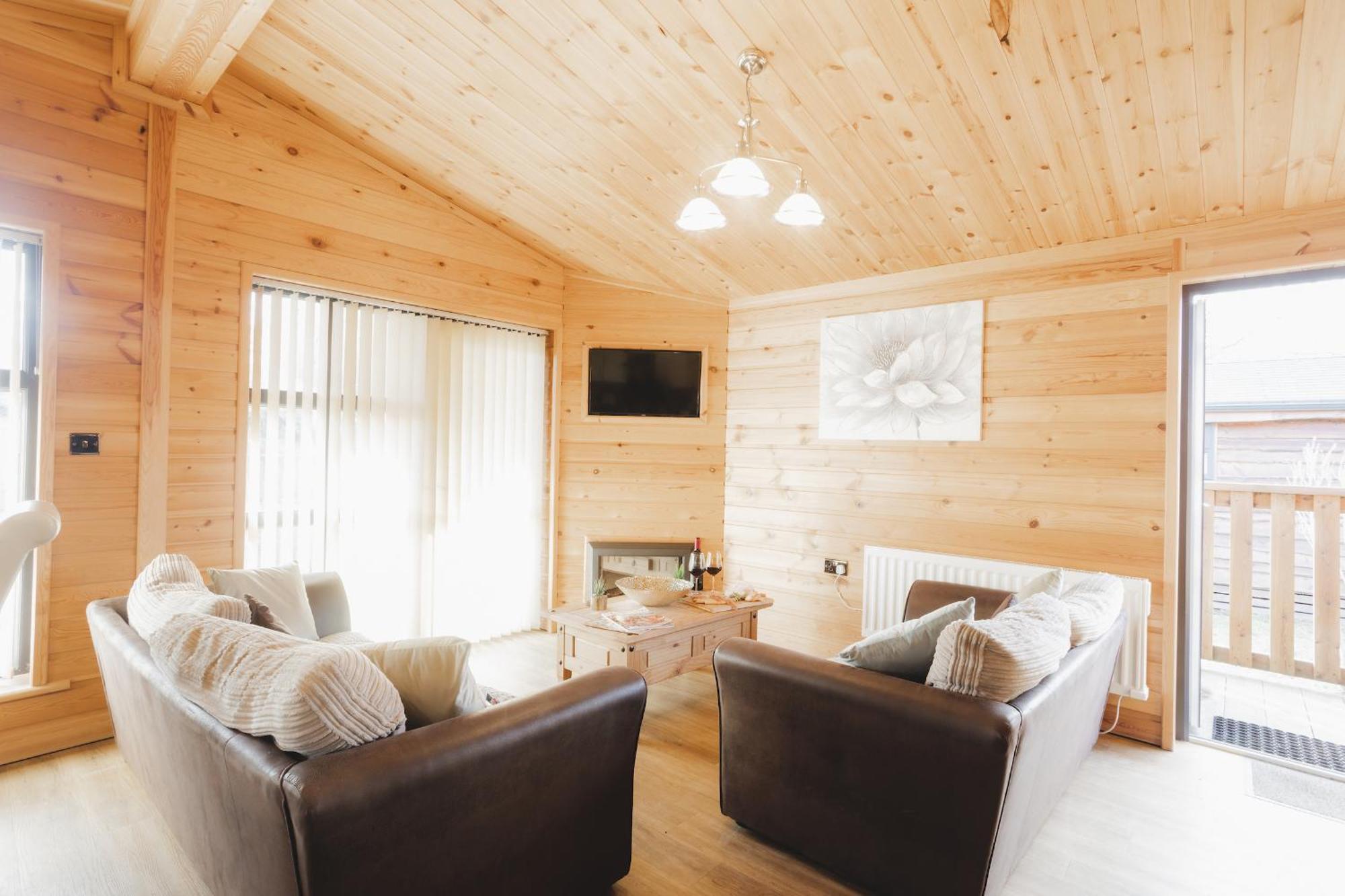 Lodge Woodlakes Park By Liv Retreats