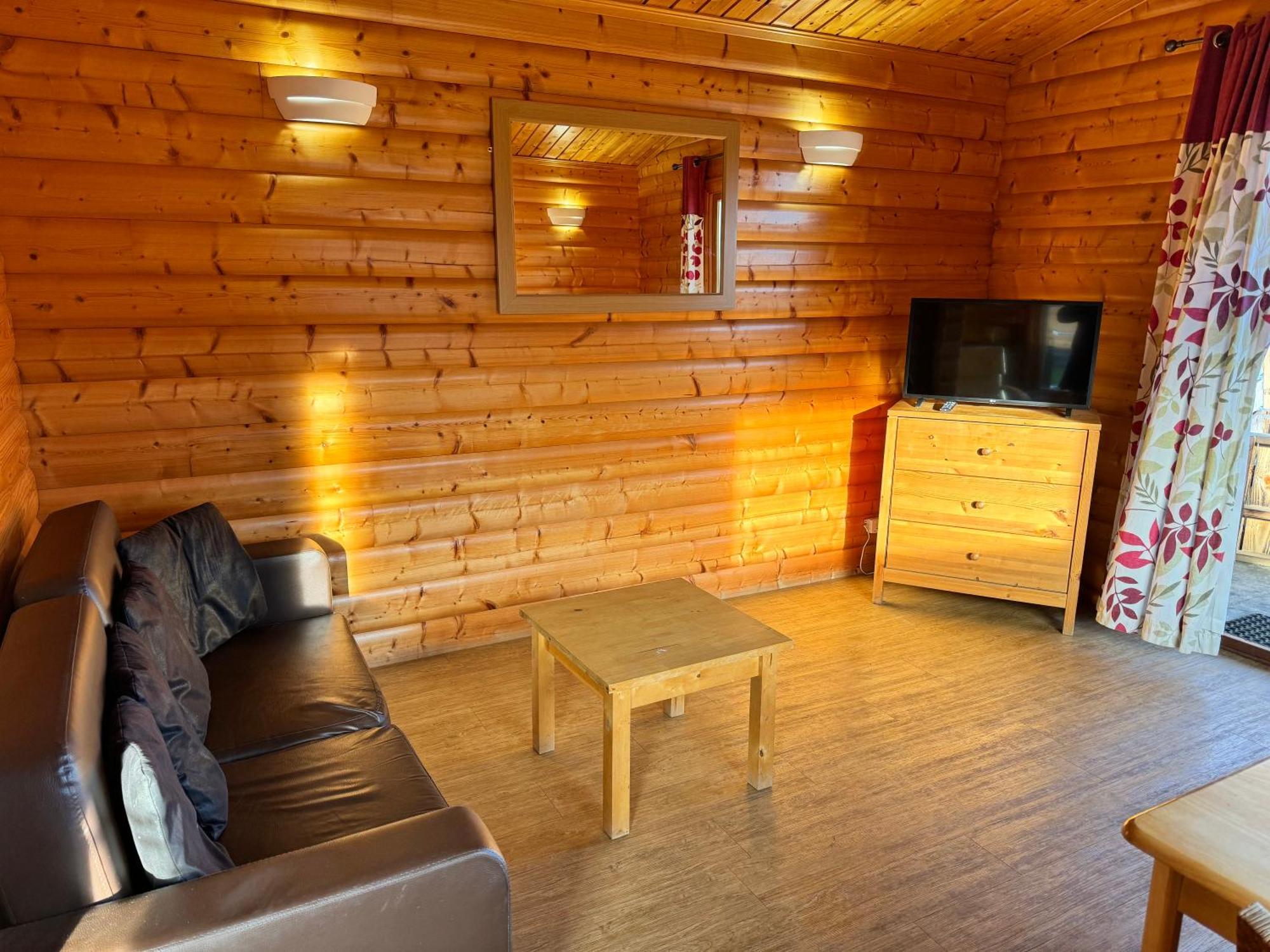 Lodge Woodlakes Park By Liv Retreats *