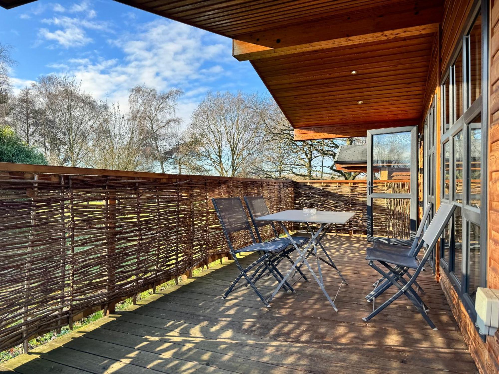 Woodlakes Park By Liv Retreats Lodge *